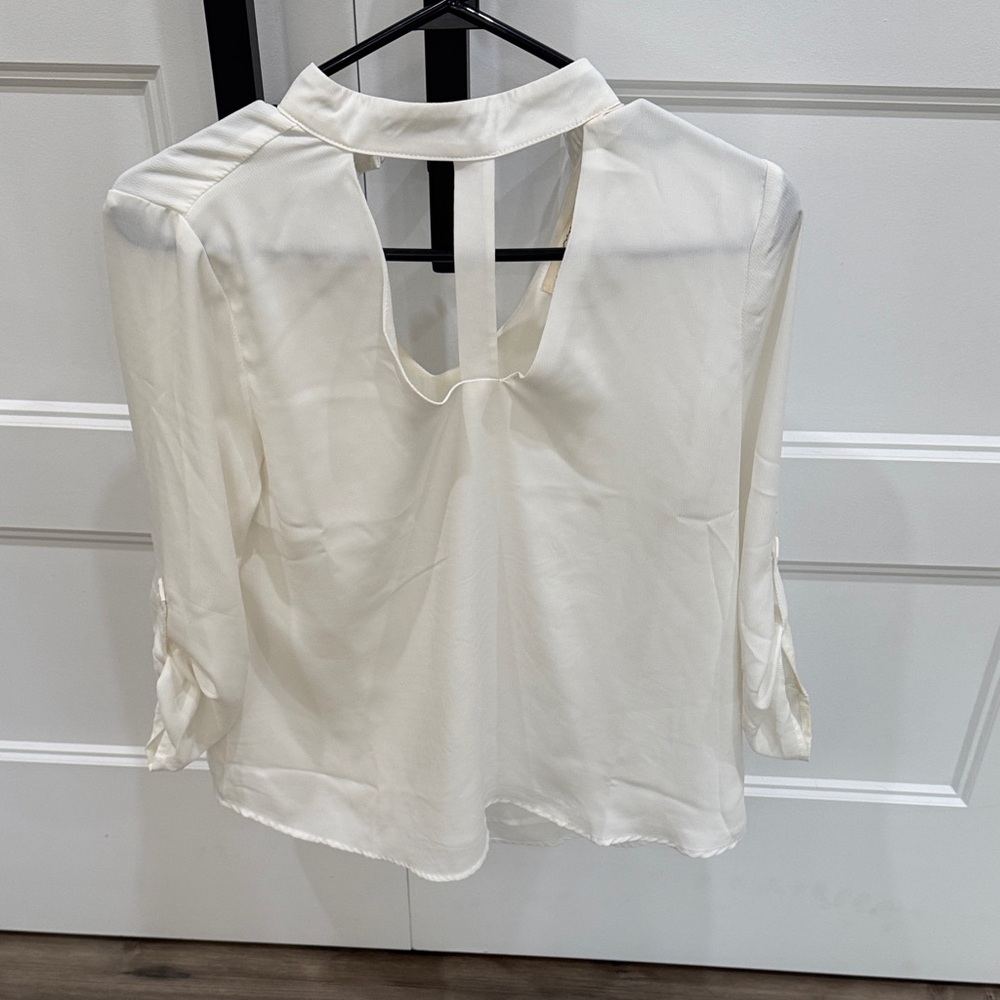 Sweet Wanderer Ivory Blouse with Back Cutout
